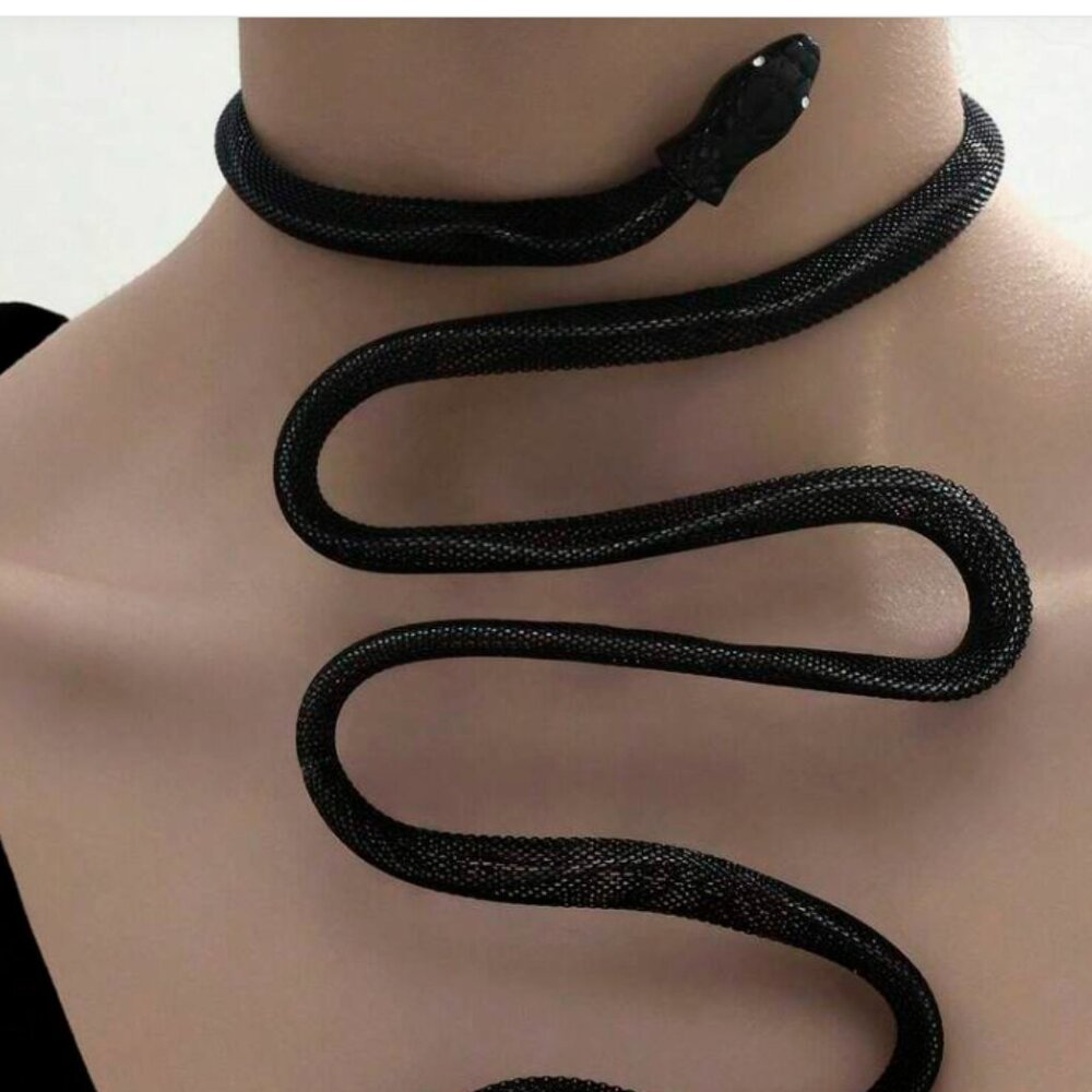 Metal Snake Wrapped Pendant Necklace NWOT